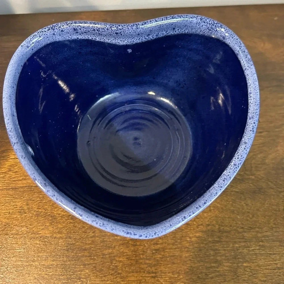 Cobalt Blue White & Blue Drip Top, Heart Shaped Studio Pottery Bowl, Signed NICE - Picture 1 of 10